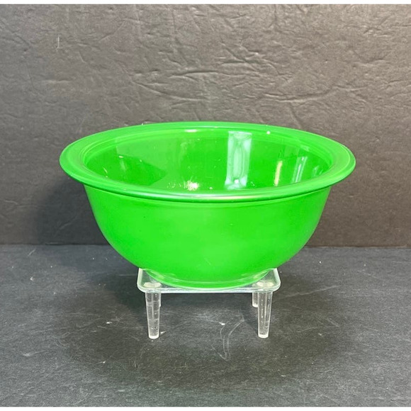 Pyrex Green Glass Mixing Bowl #322 Clear Bottom 1 Liter - Picture 3 of 10